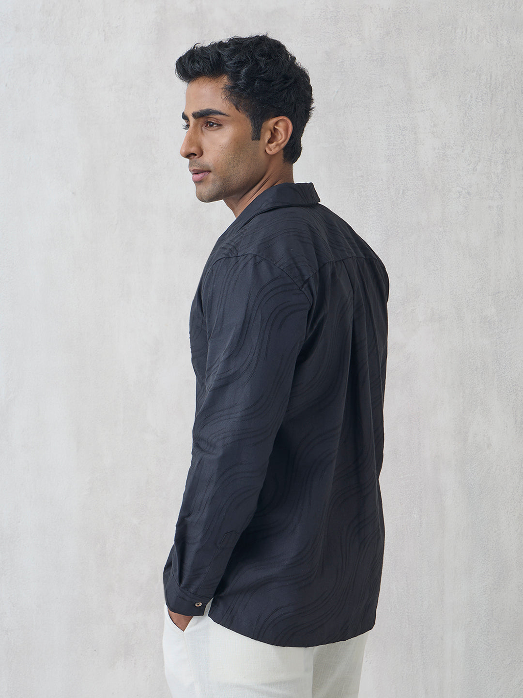 Ripple Patterned Shirt - Black