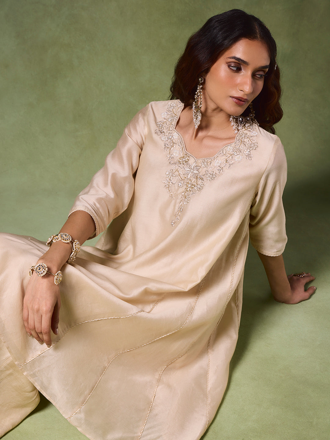 Floral Embroidered Kurta – Ivory