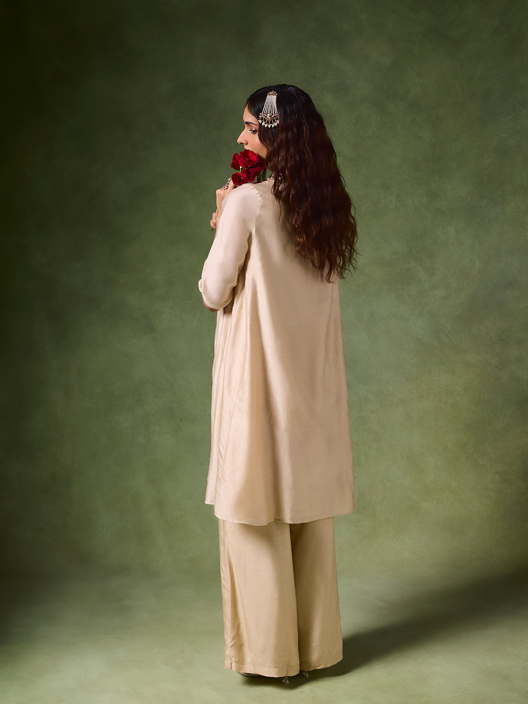 Floral Embroidered Kurta – Ivory