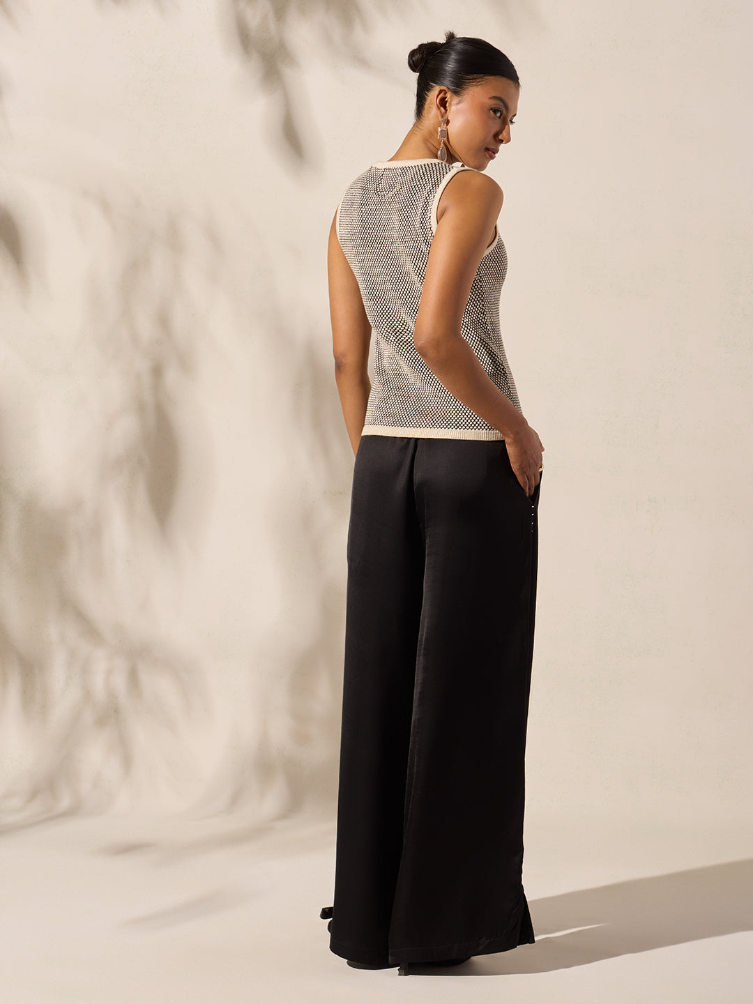 Wide-Leg Solid Pants - Black