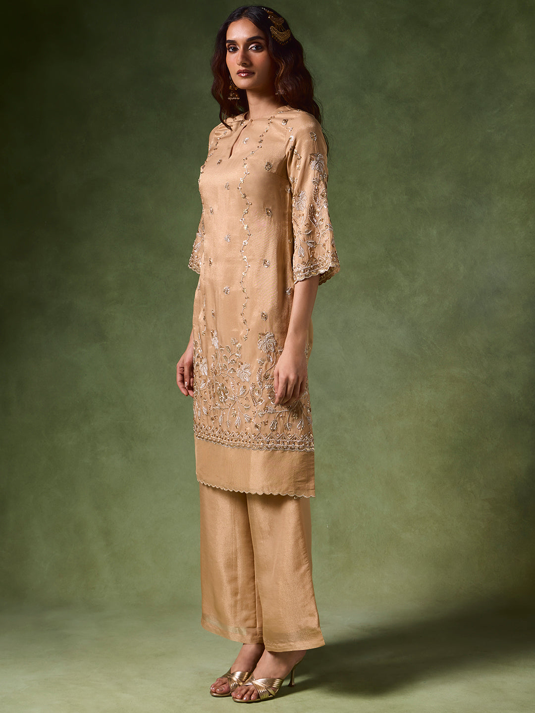 Embroidered Kurta Set – Gold