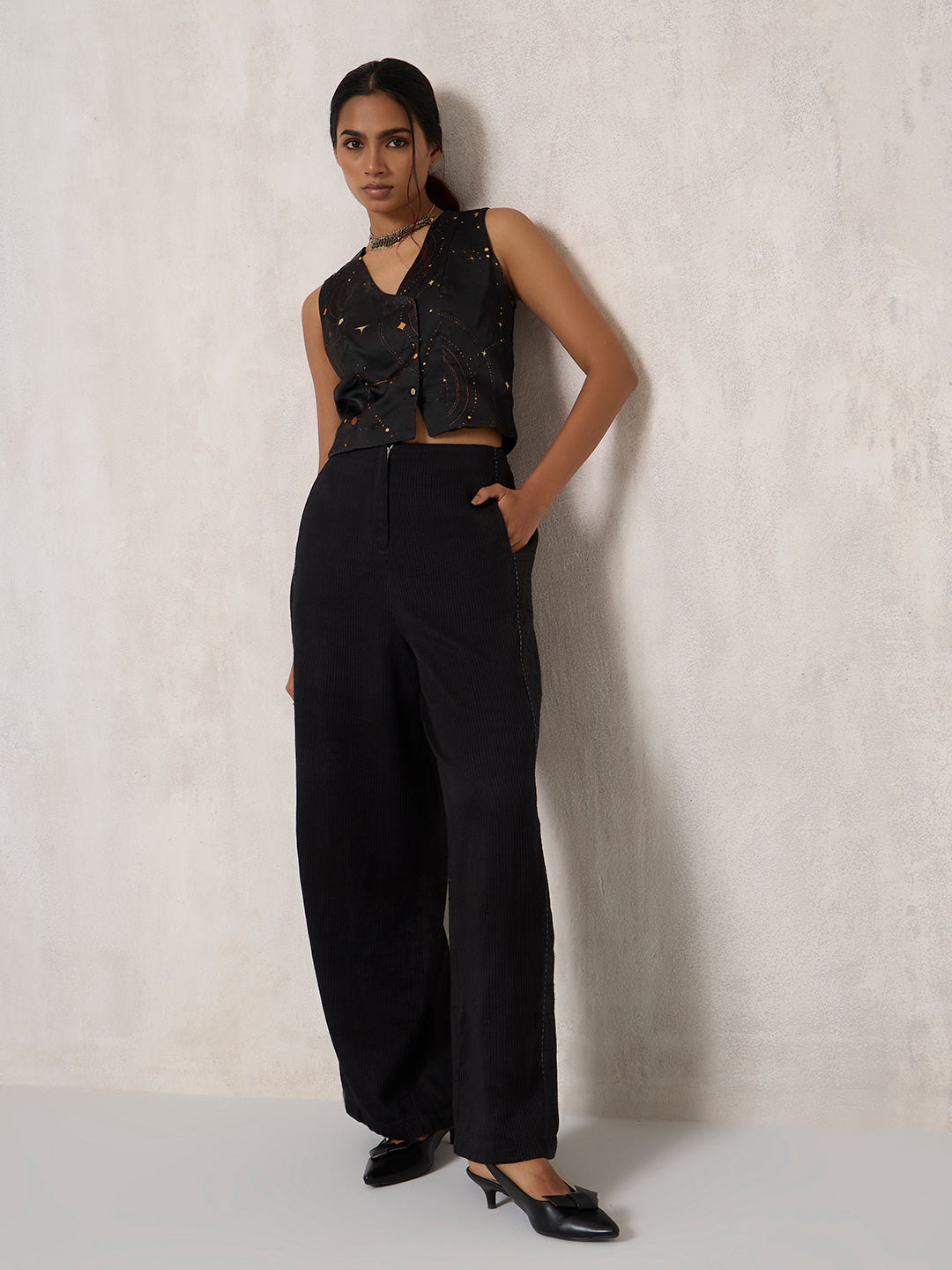 Solid High-Rise Pants - Black