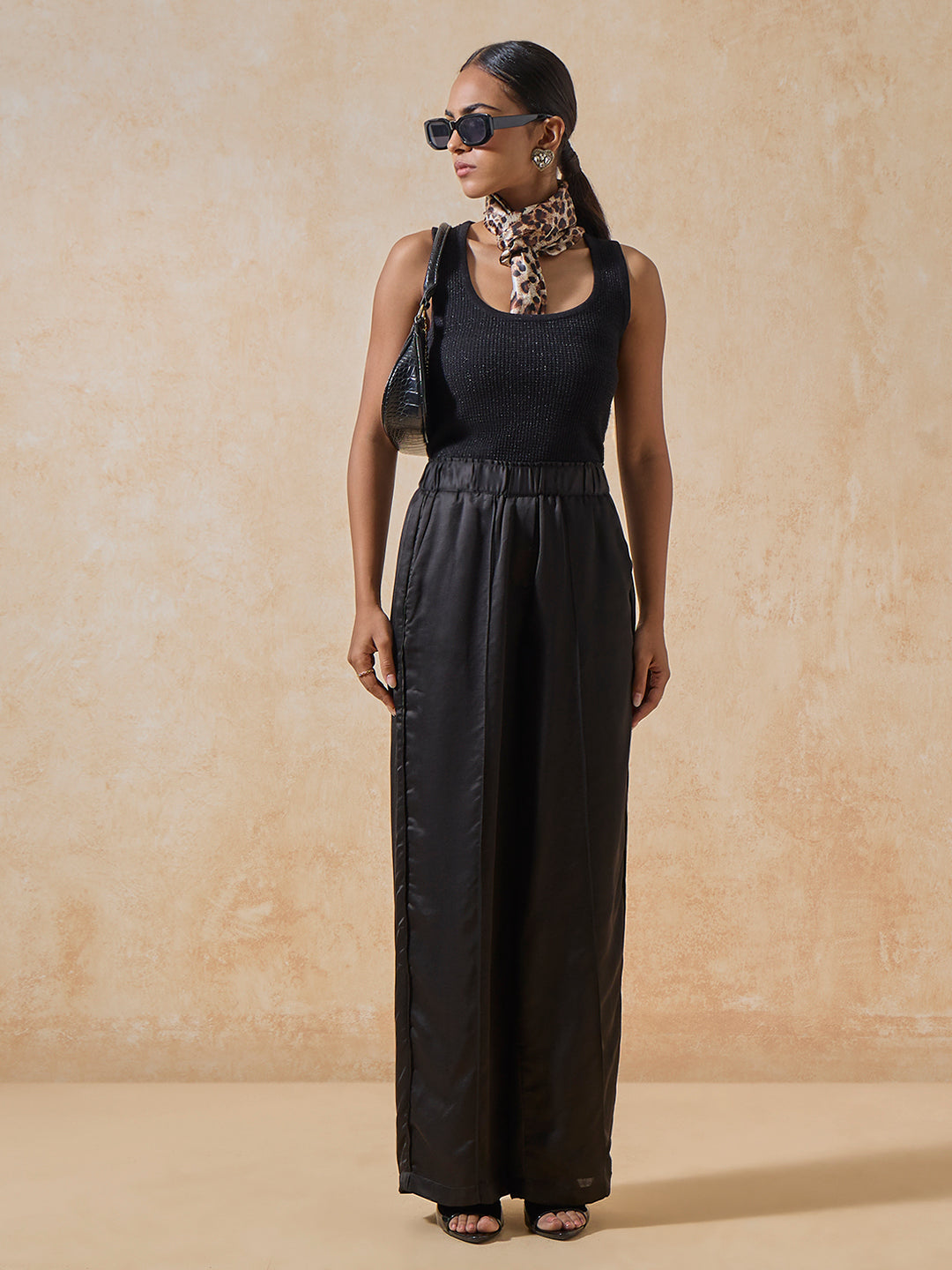 Wide-Leg Trousers - Black