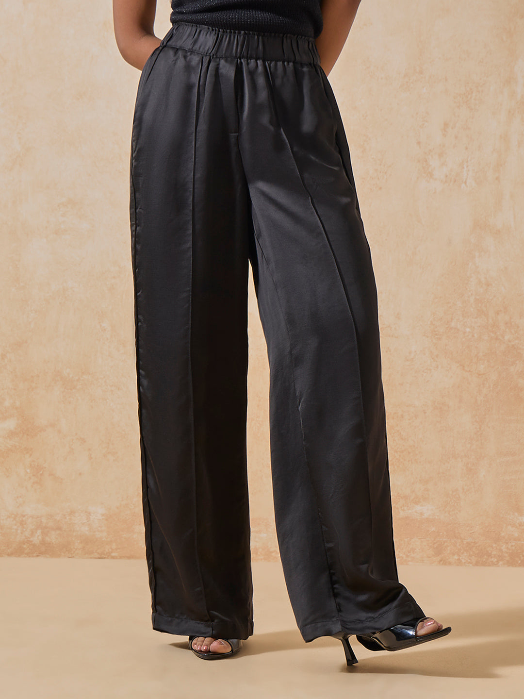 Wide-Leg Trousers - Black