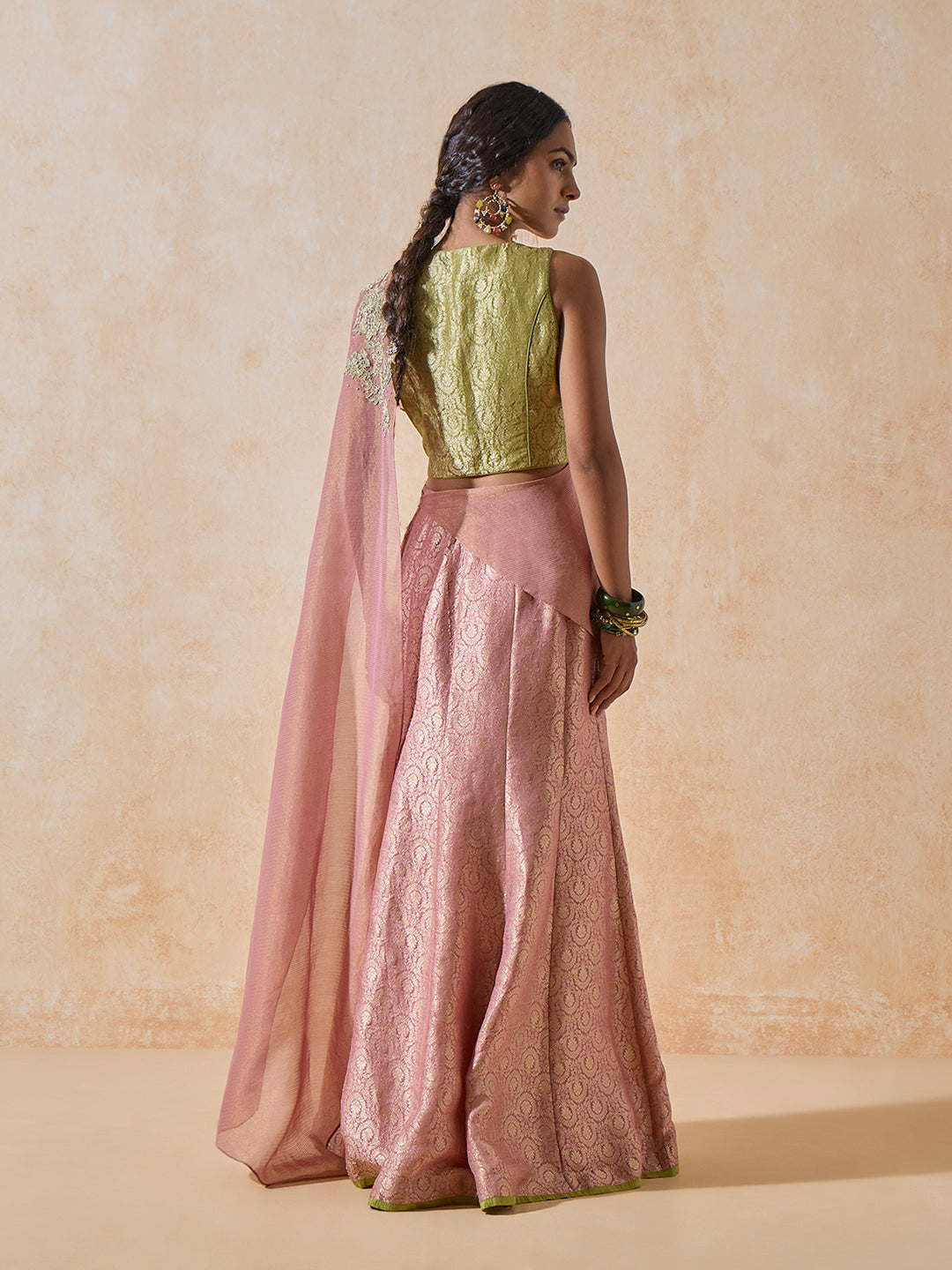 Jacquard Skirt With Pallu - Pink